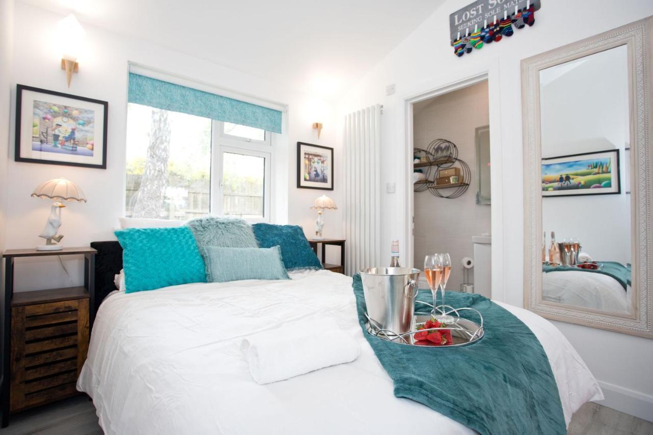 The Bearded Goat Den - A Rural Retreat At This Modern Holiday Cottage سانت ليناردس المظهر الخارجي الصورة
