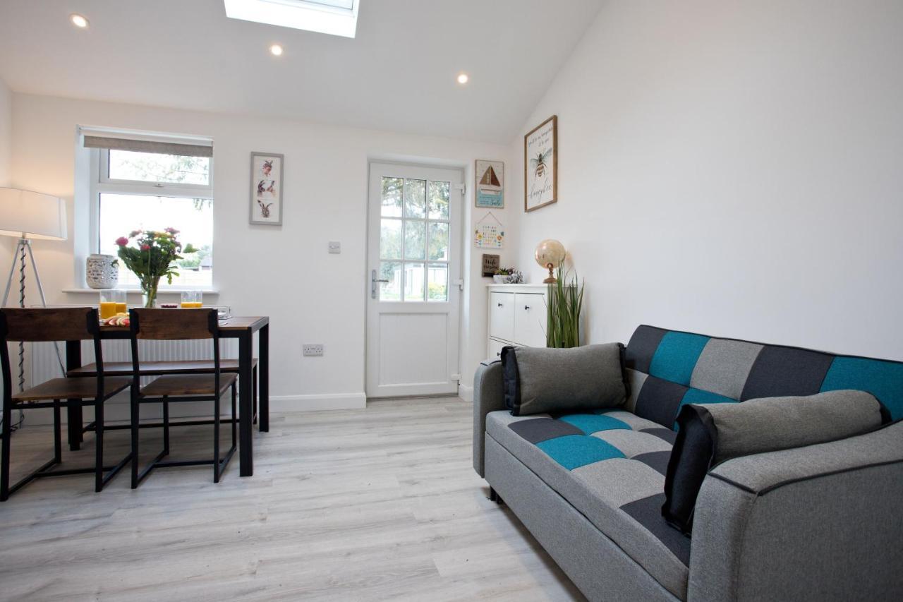 The Bearded Goat Den - A Rural Retreat At This Modern Holiday Cottage سانت ليناردس المظهر الخارجي الصورة