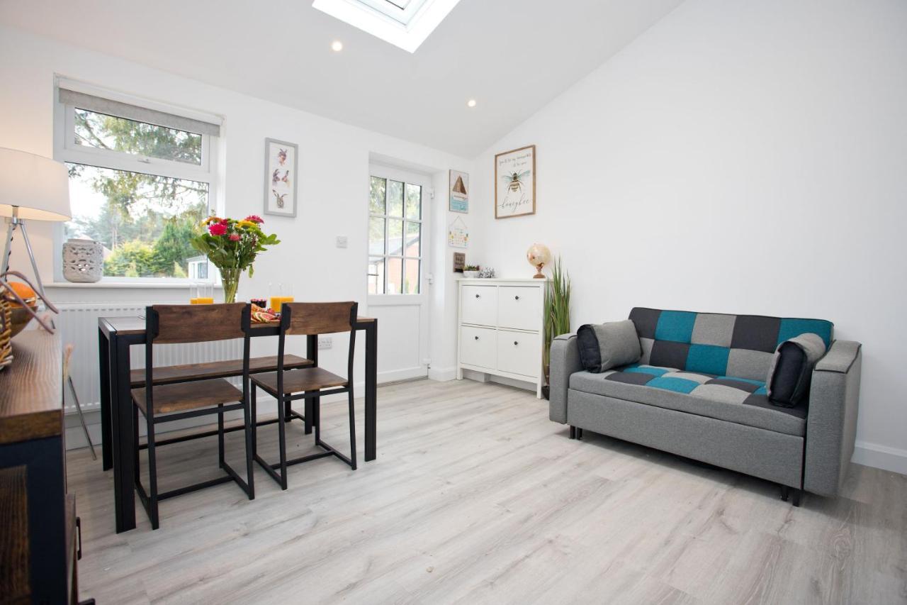 The Bearded Goat Den - A Rural Retreat At This Modern Holiday Cottage سانت ليناردس المظهر الخارجي الصورة